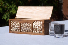 Load image into Gallery viewer, Glassware Gift Box